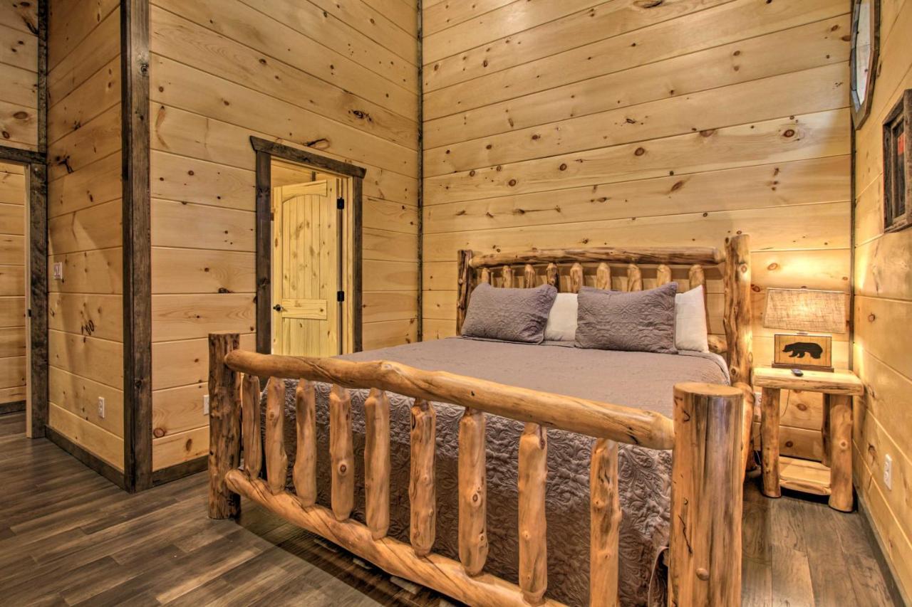 Luxe Cabin With Home Theater Less Than 2 Miles To Гатлинбург Экстерьер фото