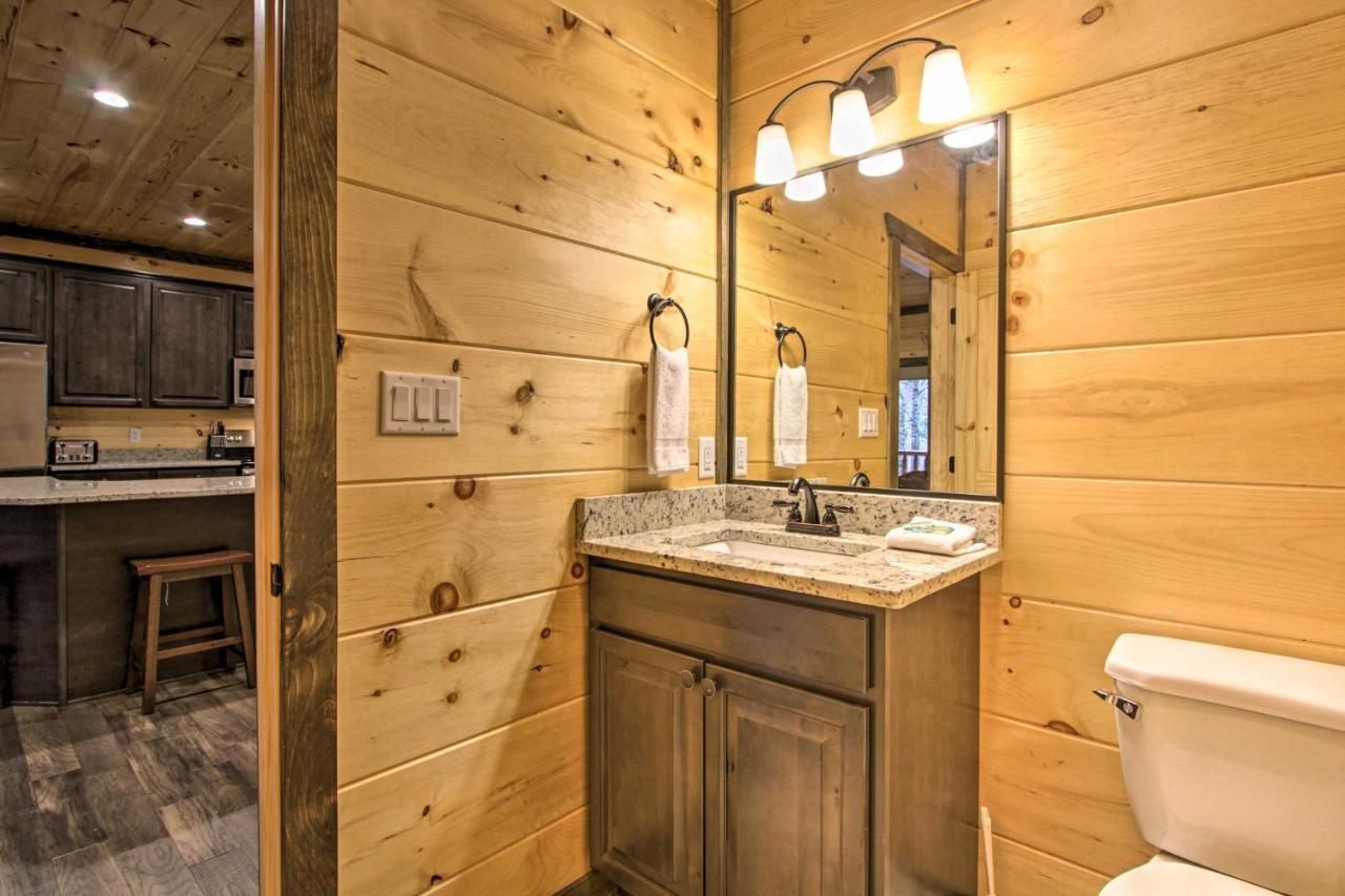 Luxe Cabin With Home Theater Less Than 2 Miles To Гатлинбург Экстерьер фото